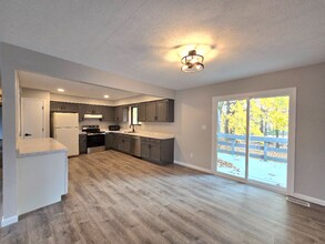 3856 Magnolia Dr in Brunswick, OH - Building Photo - Building Photo