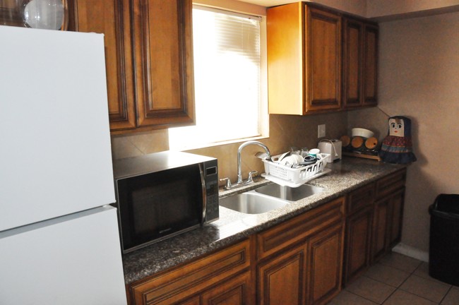 Palms at Baytown in Baytown, TX - Building Photo - Building Photo