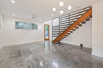 600 W Odell St in Austin, TX - Building Photo - Building Photo