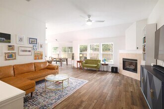 10715 Galsworthy Ln in Austin, TX - Building Photo - Building Photo