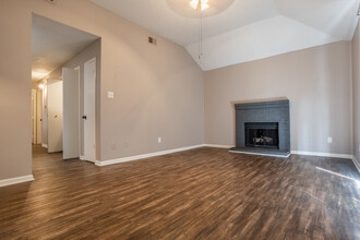 Arbor Park Apartments in Beaumont, TX - Building Photo - Interior Photo