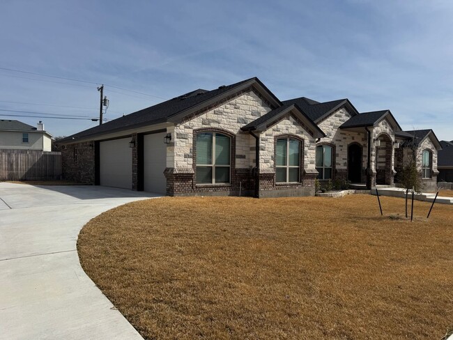 5506 Kemosabe Dr in Killeen, TX - Building Photo - Building Photo