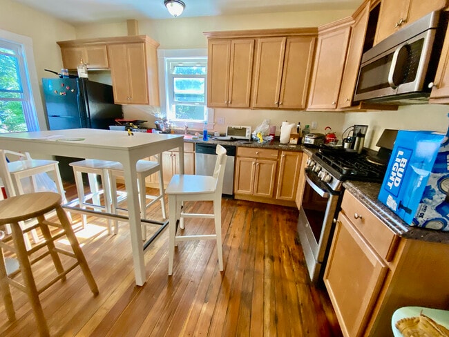 89 Winthrop St, Unit 2