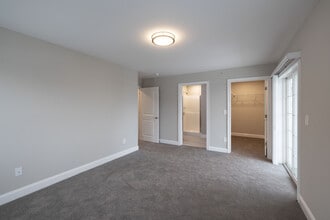 Stoneledge Terrace Apartments in Troy, NY - Building Photo - Interior Photo