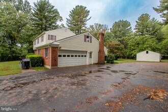 415 New Rd in Southampton, PA - Foto de edificio - Building Photo