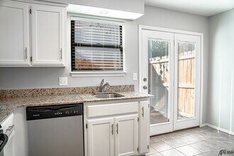 1370 Oakland Ave, Unit Unit #6 in Fayetteville, AR - Foto de edificio - Building Photo