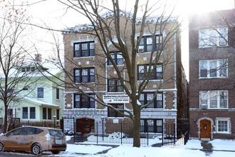 1525 W Estes Ave in Chicago, IL - Building Photo - Building Photo