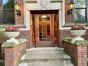 6554 N Glenwood Ave, Unit 2 in Chicago, IL - Foto de edificio - Building Photo