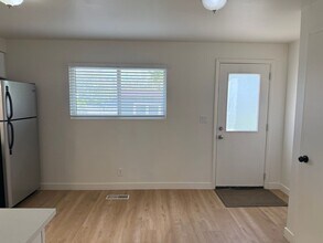 81 W 300 N in North Salt Lake, UT - Foto de edificio - Building Photo