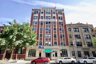 535 W Belmont Ave, Unit A06C in Chicago, IL - Building Photo - Building Photo