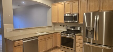 11289 Preswick Blvd in Eden Prairie, MN - Building Photo - Building Photo