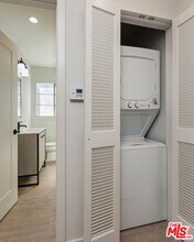 4100 Country Club Dr in Los Angeles, CA - Building Photo - Building Photo