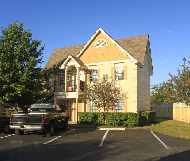 710 W 13th St in Georgetown, TX - Building Photo - Building Photo