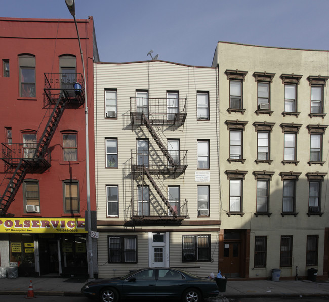 169 Greenpoint Ave in Brooklyn, NY - Building Photo - Building Photo