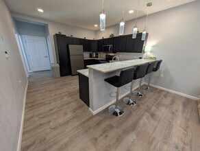 118 Canadian St in San Antonio, TX - Foto de edificio - Building Photo