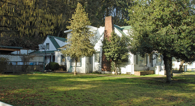 The Lorentz House Apartments in Springfield, OR - Building Photo - Building Photo