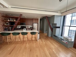 681 Washington St, Unit 2 in Boston, MA - Building Photo - Building Photo