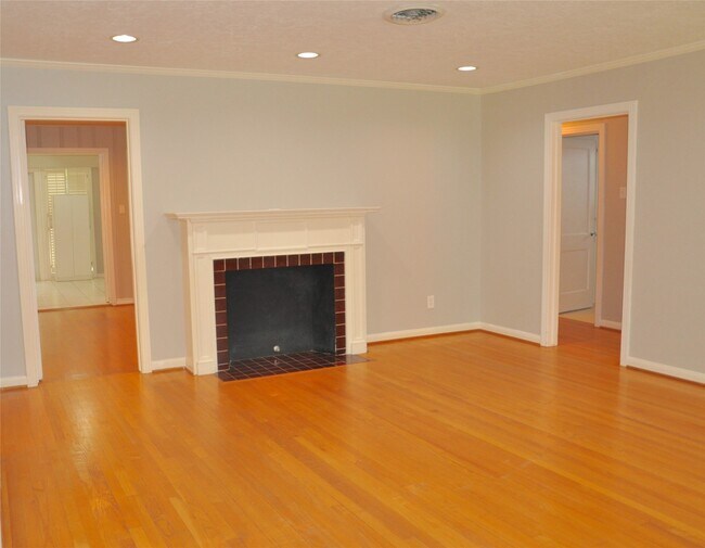 4030 Dumbarton St in Houston, TX - Building Photo - Building Photo