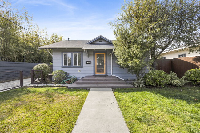2322 Berkeley Ave, Unit #A in Los Angeles, CA - Building Photo - Building Photo