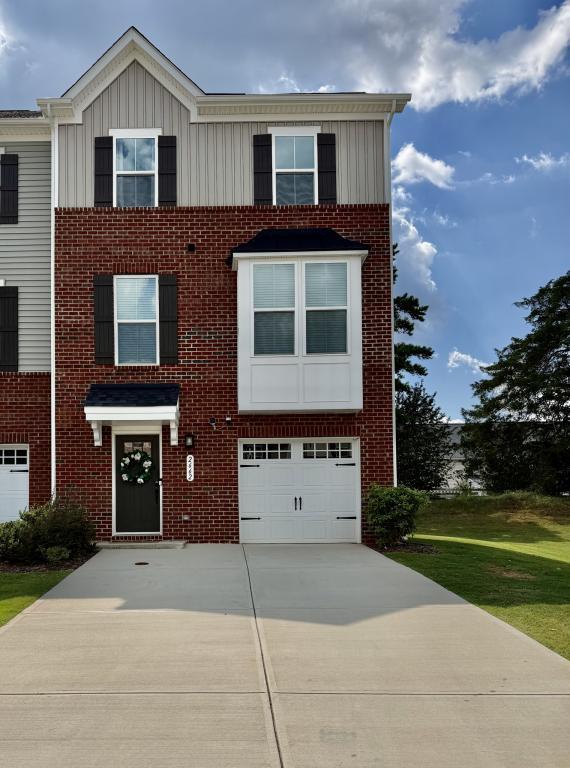 property at 2662 Grantham Place Dr
