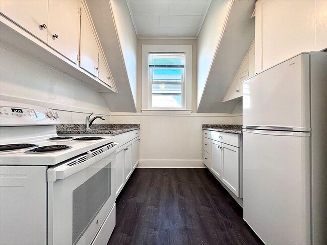 44 Summer St, Unit 2 in Watertown, MA - Building Photo - Building Photo