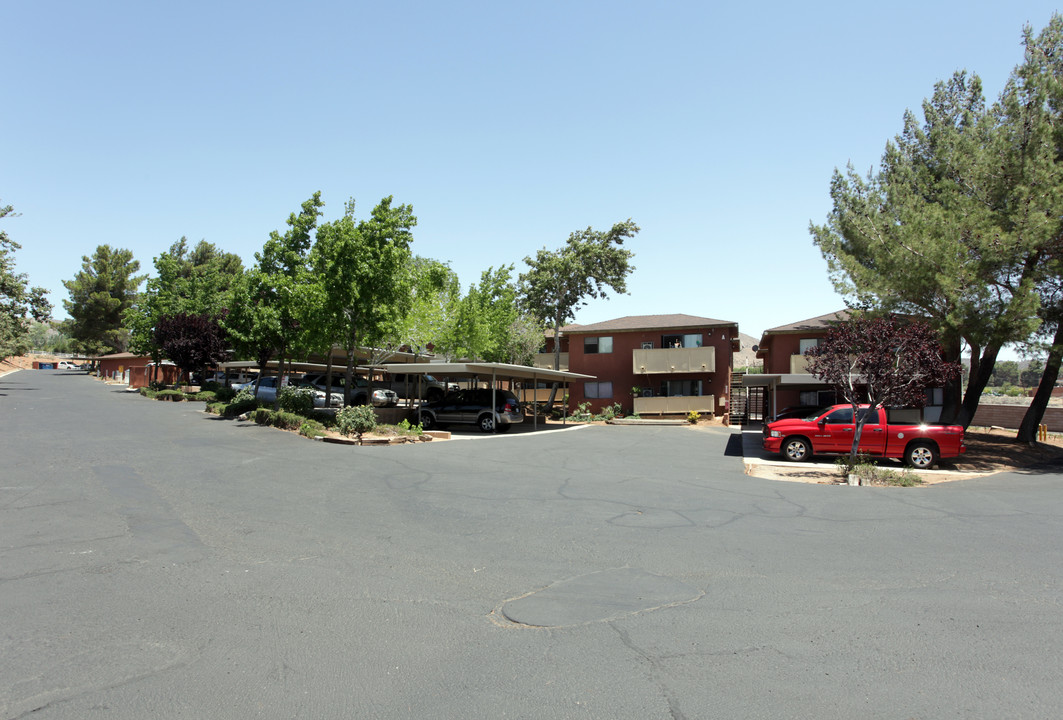 Sierra View Apartments in Acton, CA - Building Photo