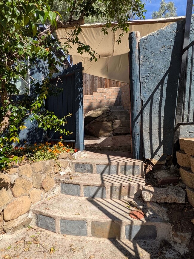 9401 Notre Dame Ave in Chatsworth, CA - Building Photo - Building Photo