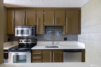 1-1 Kelton Ct in Oakland, CA - Building Photo - Building Photo