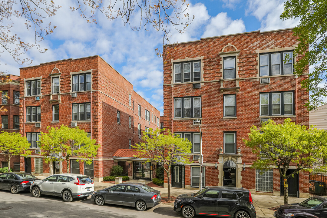 Buckingham Apartments in Chicago, IL - Building Photo