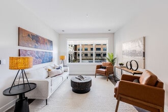 MI Place at First Radio in Roselle Park, NJ - Foto de edificio - Building Photo