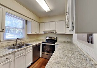 3612 Ladywood Ct in Raleigh, NC - Foto de edificio - Building Photo