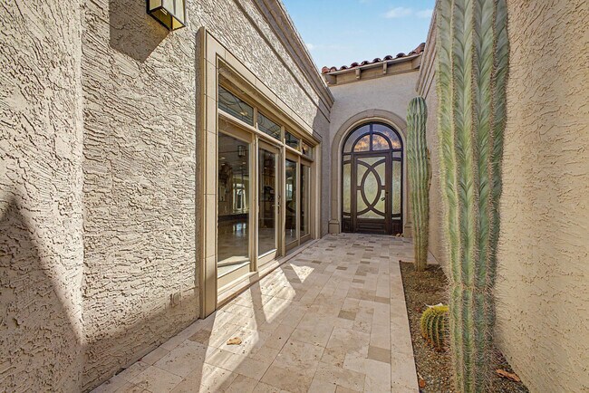 8407 E Del Camino Dr in Scottsdale, AZ - Building Photo - Building Photo