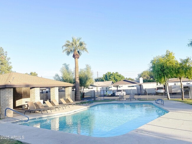 property at 826 W Laguna Dr