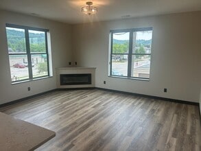 31 S Walnut St in La Crescent, MN - Building Photo - Building Photo