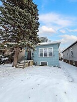 8637 S Essex Ave in Chicago, IL - Building Photo