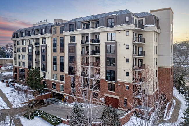 The Groveland in Minneapolis, MN - Foto de edificio - Building Photo