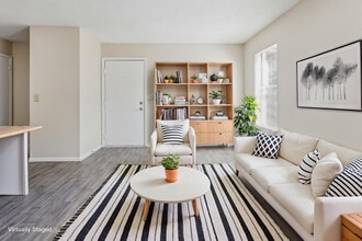 Springtree Apartments in Columbia, SC - Building Photo - Building Photo