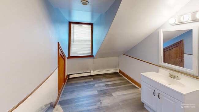 21 Alpine St, Unit 2