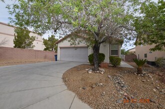 6796 W Oak Mist Ave in Las Vegas, NV - Building Photo - Building Photo