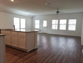 105 Bear Oak St in Hutto, TX - Building Photo - Building Photo
