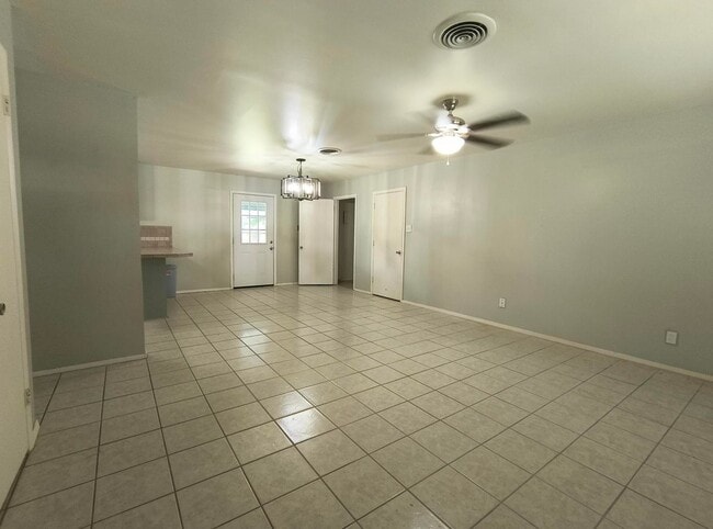 3301 S Oxford Dr in San Angelo, TX - Building Photo - Building Photo