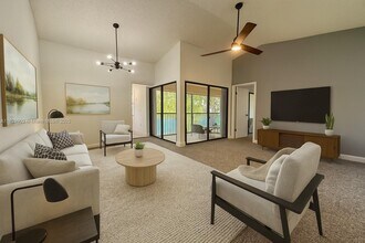 1044 S Independence Dr in Homestead, FL - Building Photo - Building Photo