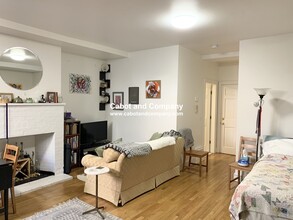 135 Beacon St, Unit 1A in Boston, MA - Building Photo - Building Photo