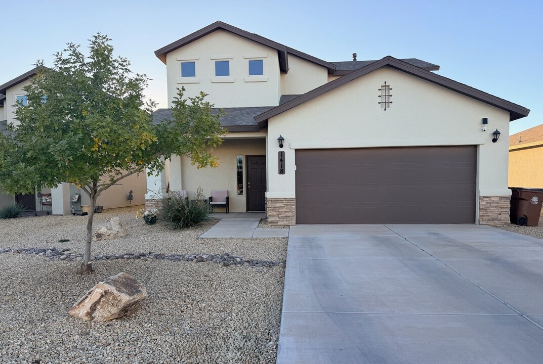 1418 Santa Thomas St in Las Cruces, NM - Building Photo
