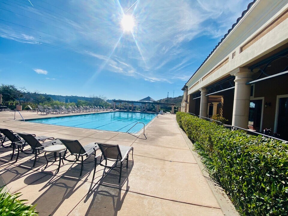 2720 Bellezza Dr in San Diego, CA - Building Photo