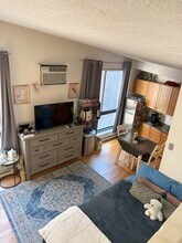 12 Stoneholm St, Unit 420 in Boston, MA - Building Photo - Building Photo