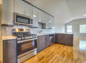 431 Bramhall Ave, Unit 2nd Floor in Jersey City, NJ - Building Photo - Building Photo