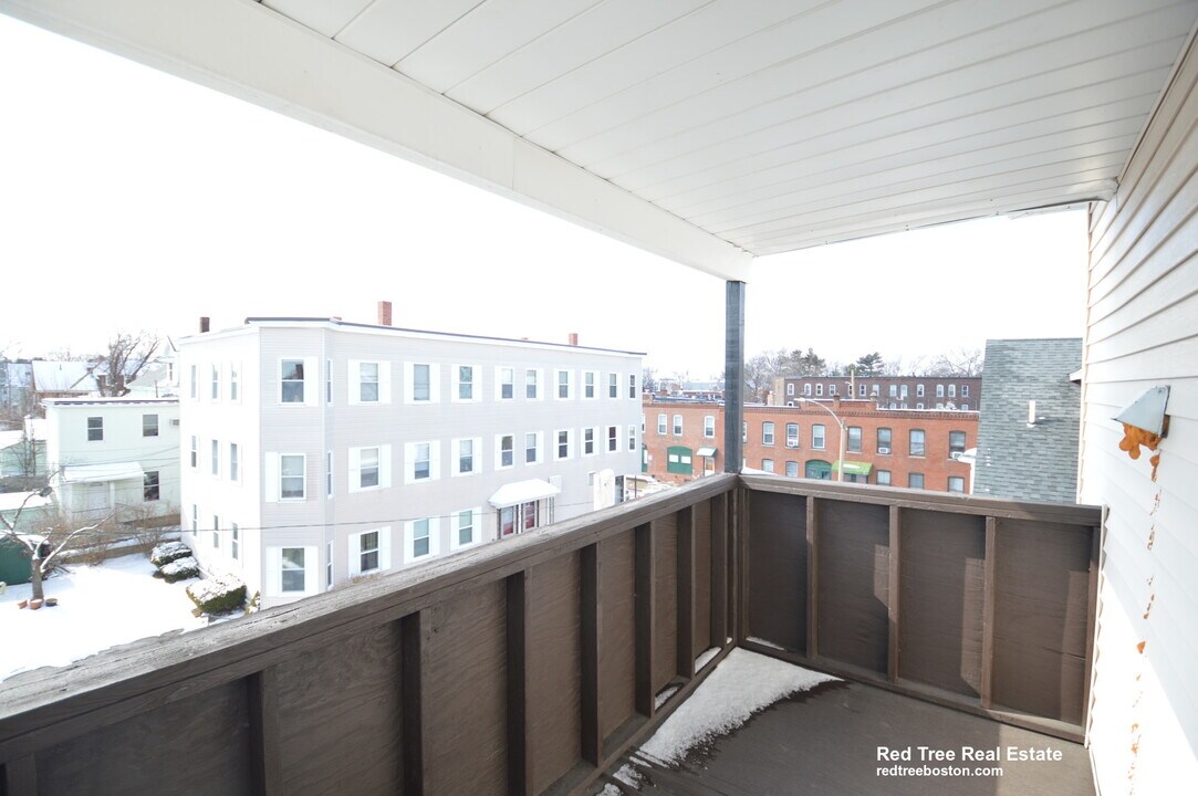21 Weitz St in Boston, MA - Building Photo