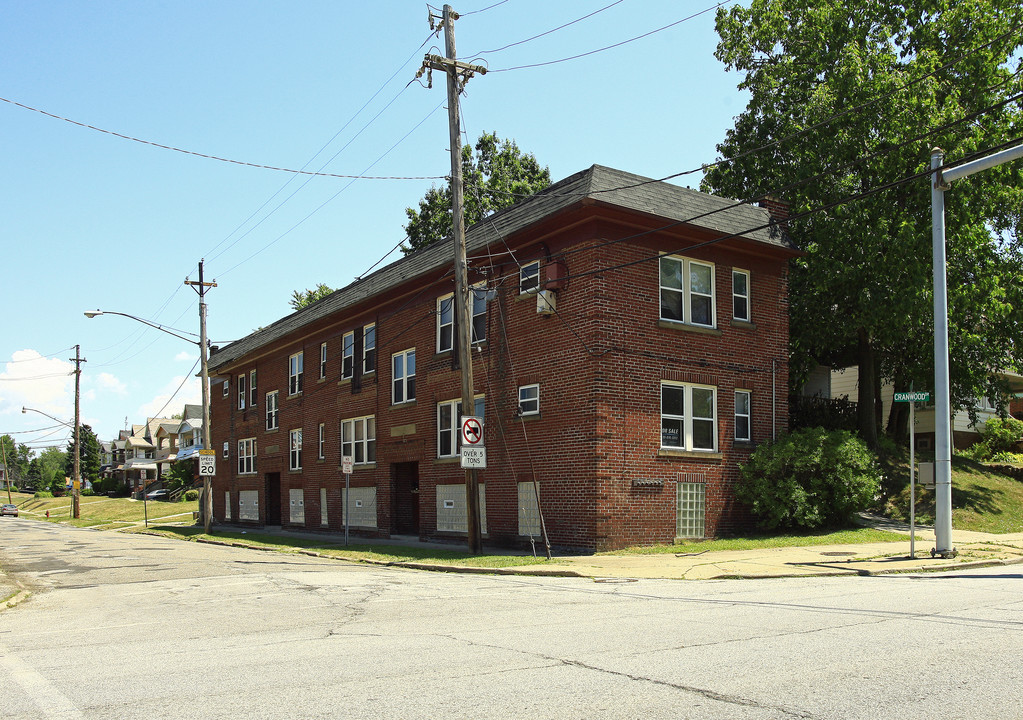 13108 Cranwood Dr in Garfield Heights, OH - Building Photo