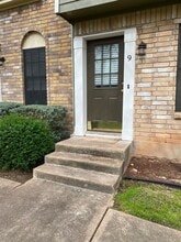 12325 Los Indios Trail-Unit -Unit 9 in Austin, TX - Building Photo - Building Photo